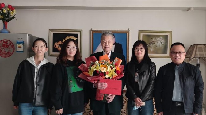 真情慰問、暖心祝福 ——甘肅建科院為退休老專家祝壽送福